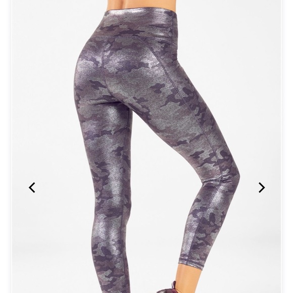 Fabletics Pants - Fabletics High-Waisted Printed PowerHold 7/8 Crops